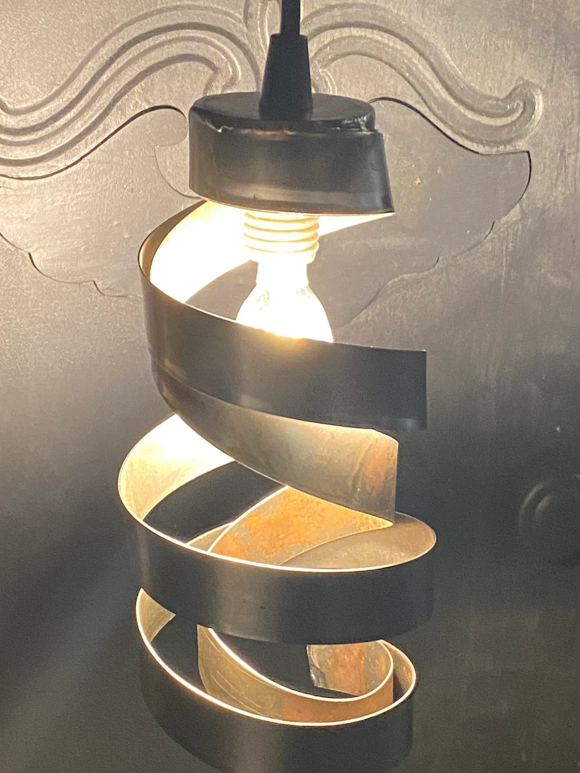 Modern spiral pendant lighting fixture metal pendant lamp